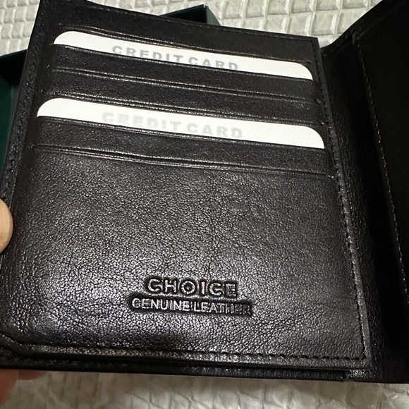 GENUINE LEATHER WALLET - Picture 4 of 16
